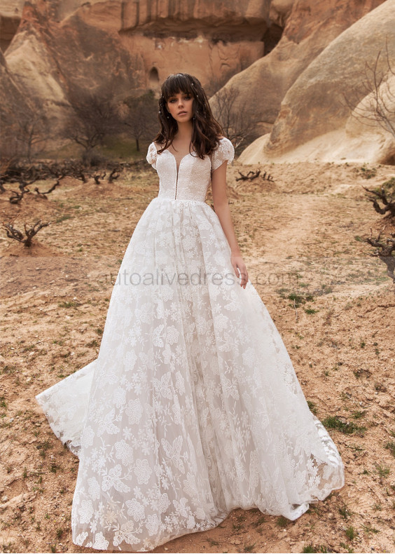 Ivory Lace Tulle Heart-shaped Back Elegant Wedding Dress